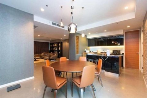 Condominio de 3 dormitorios en Khlong San, Bangkok, Tailandia № 123664 - foto 3
