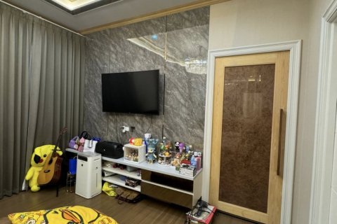 Chalet de 5 dormitorios en Chon Buri, Tailandia № 126849 - foto 7