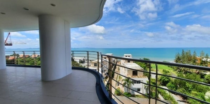 Condo in Pattaya, Thailand, 3 bedrooms № 8875