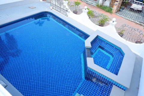 Casa de 3 dormitorios en Pattaya, Tailandia № 130490 - foto 3