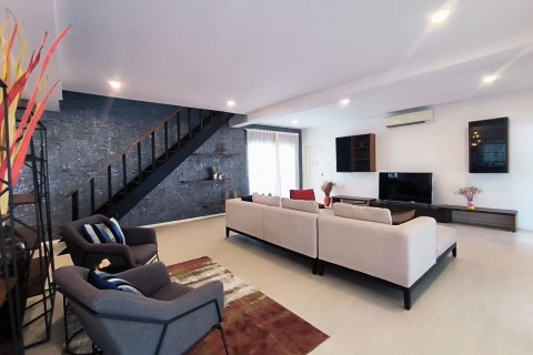 Casa de 3 dormitorios en Pattaya, Tailandia № 130490 - foto 6