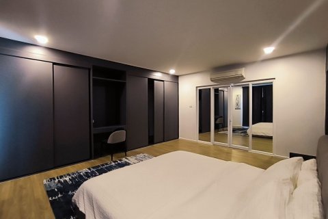 Casa de 3 dormitorios en Pattaya, Tailandia № 130490 - foto 30