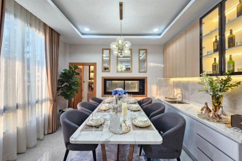 Casa de 4 dormitorios en Bang Lamung, Tailandia № 130494 - foto 7