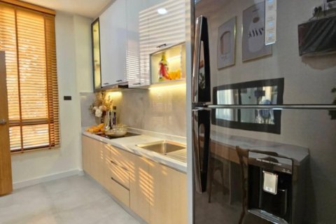 Casa de 4 dormitorios en Bang Lamung, Tailandia № 130494 - foto 5