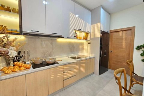 Casa de 4 dormitorios en Bang Lamung, Tailandia № 130494 - foto 6