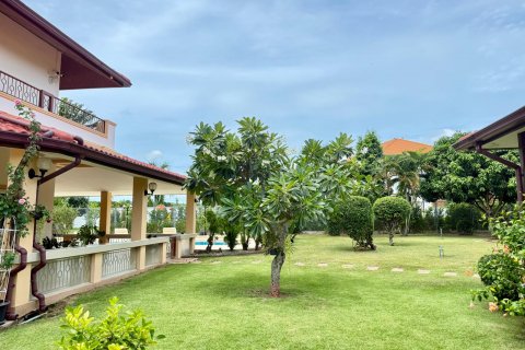 Casa de 4 dormitorios en Bang Sare, Tailandia № 130493 - foto 5