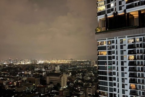 Sobre plano Rhythm Sathorn - Narathiwas en Bangkok, Tailandia № 36312 - foto 17