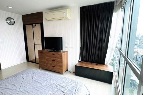 Sobre plano Rhythm Sathorn - Narathiwas en Bangkok, Tailandia № 36312 - foto 8