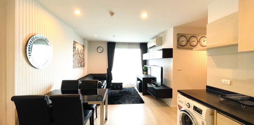 Condominio de 2 dormitorios en Bangkok, Tailandia en Rhythm Sathorn - Narathiwas № 79554