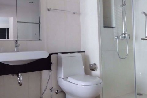 Condominio de 1 dormitorio en Bang Rak, Bangkok, Tailandia № 77181 - foto 4