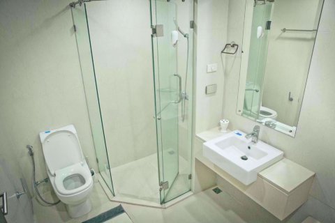 Condominio de 2 dormitorios en Watthana, Bangkok, Tailandia № 77177 - foto 10