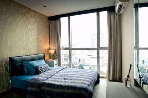 Condominio de 2 dormitorios en Watthana, Bangkok, Tailandia № 77177 - foto 7