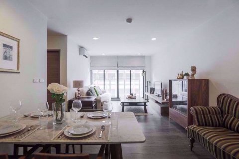 Condominio de 2 dormitorios en Watthana, Bangkok, Tailandia № 77180 - foto 2