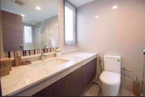Condominio de 2 dormitorios en Watthana, Bangkok, Tailandia № 77180 - foto 5