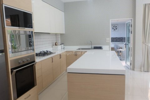 Casa de 3 dormitorios en Pattaya, Tailandia № 123486 - foto 16