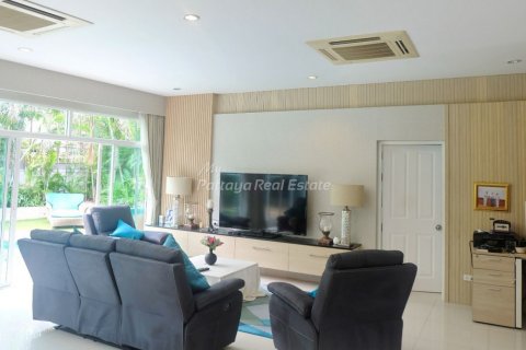 Casa de 3 dormitorios en Pattaya, Tailandia № 123486 - foto 10