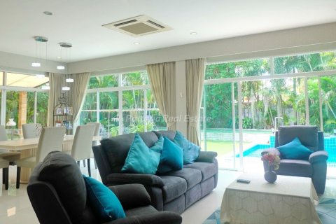 Casa de 3 dormitorios en Pattaya, Tailandia № 123486 - foto 11