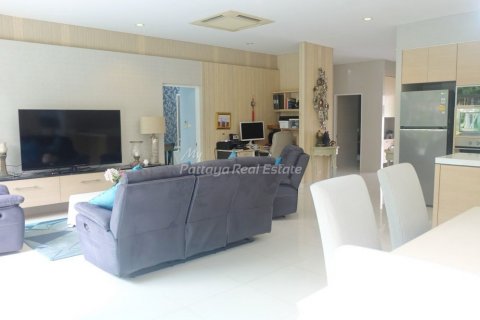 Casa de 3 dormitorios en Pattaya, Tailandia № 123486 - foto 9