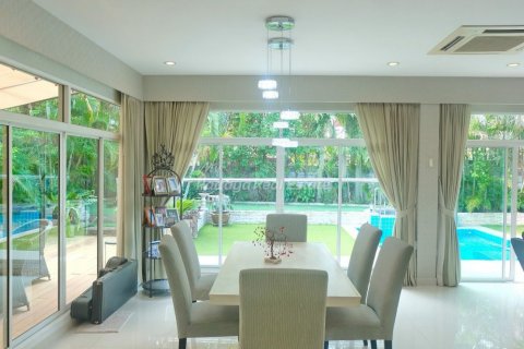 Casa de 3 dormitorios en Pattaya, Tailandia № 123486 - foto 4
