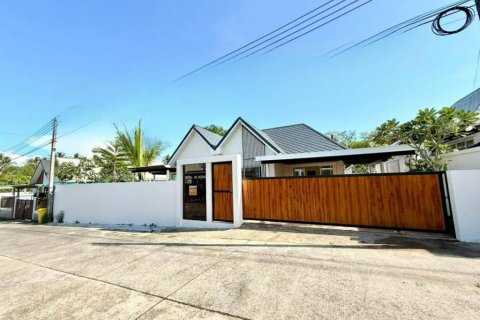 House in Phuket, Thailand 3 bedrooms № 126703