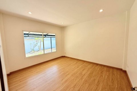 Casa de 3 dormitorios en Phuket, Tailandia № 126703 - foto 4