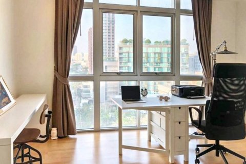 Condominio de 3 dormitorios en Khlong Toei, Bangkok, Tailandia № 126708 - foto 3