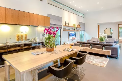Casa de 3 dormitorios en Kamala, Tailandia № 131090 - foto 4