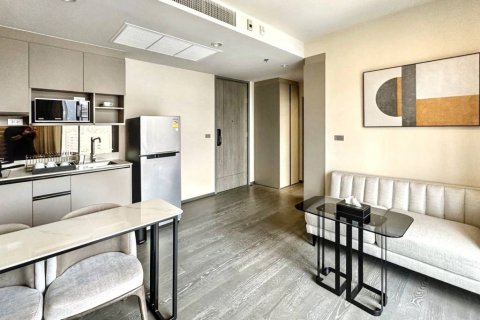 Condominio de 1 dormitorio en Khlong Toei, Bangkok, Tailandia № 132859 - foto 2