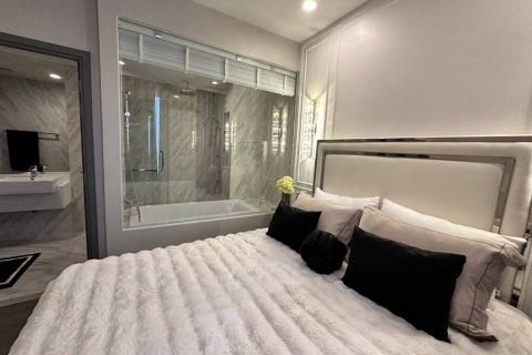 Condominio de 1 dormitorio en Khlong Toei, Bangkok, Tailandia № 132860 - foto 8