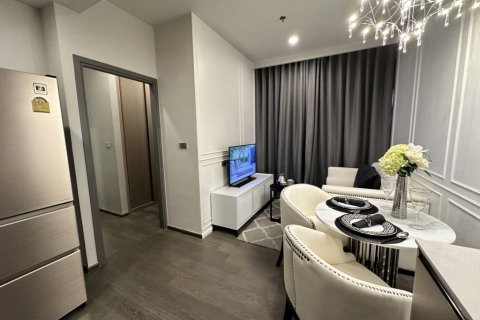 Condominio de 1 dormitorio en Khlong Toei, Bangkok, Tailandia № 132860 - foto 2