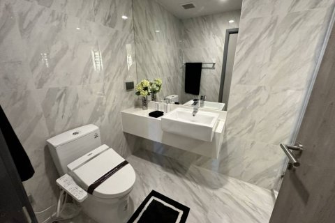 Condominio de 1 dormitorio en Khlong Toei, Bangkok, Tailandia № 132860 - foto 6