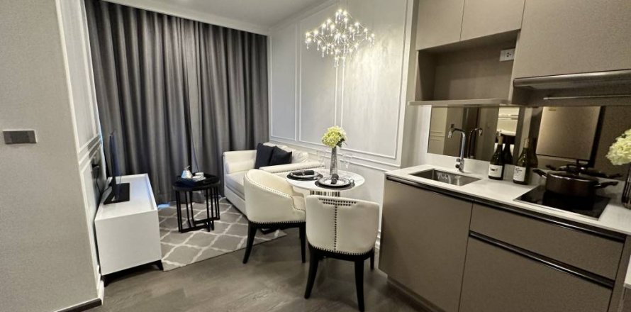 Condominio de 1 dormitorio en Khlong Toei, Bangkok, Tailandia № 132860