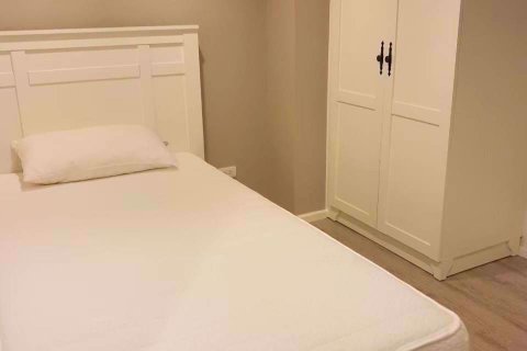 Dúplex de 2 dormitorios en Samut Prakan, Tailandia № 76376 - foto 11