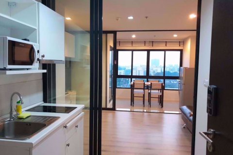 Dúplex de 2 dormitorios en Samut Prakan, Tailandia № 76376 - foto 5