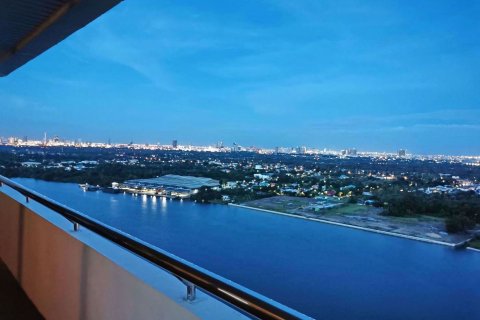Condominio de 3 dormitorios en Yan Nawa, Bangkok, Tailandia № 76378 - foto 13