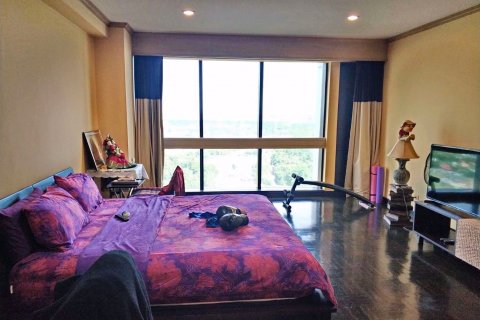 Condominio de 3 dormitorios en Yan Nawa, Bangkok, Tailandia № 76378 - foto 20