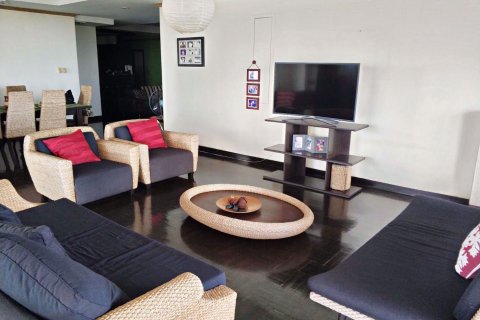 Condominio de 3 dormitorios en Yan Nawa, Bangkok, Tailandia № 76378