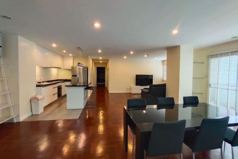 Condominio de 2 dormitorios en Bang Rak, Bangkok, Tailandia № 85279 - foto 4