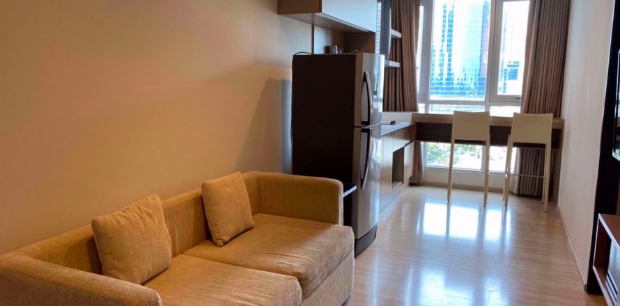 Condo à Bangkok, Thaïlande, 1 chambre à Rhythm Sathorn - Narathiwas  № 77599