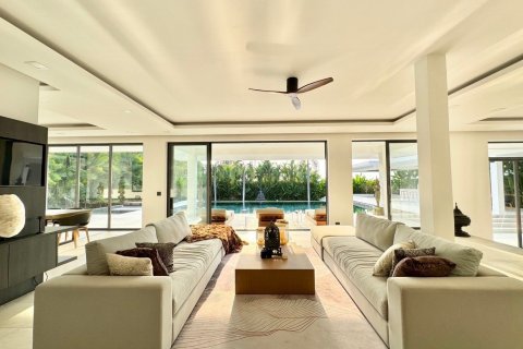 Casa de 4 dormitorios en Bang Lamung, Tailandia № 130499 - foto 7