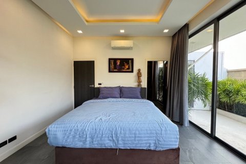 Casa de 4 dormitorios en Bang Lamung, Tailandia № 130499 - foto 22