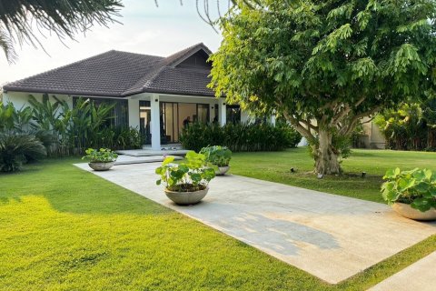 Casa de 4 dormitorios en Bang Lamung, Tailandia № 130499 - foto 26