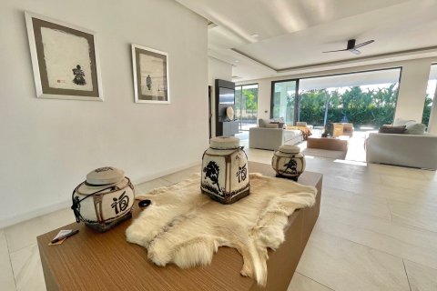 Casa de 4 dormitorios en Bang Lamung, Tailandia № 130499 - foto 19