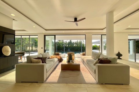 Casa de 4 dormitorios en Bang Lamung, Tailandia № 130499 - foto 6