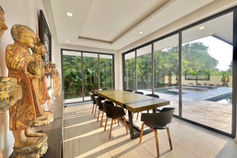 Casa de 4 dormitorios en Bang Lamung, Tailandia № 130499 - foto 16