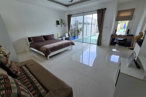 Casa de 4 dormitorios en Bang Lamung, Tailandia № 130496 - foto 26