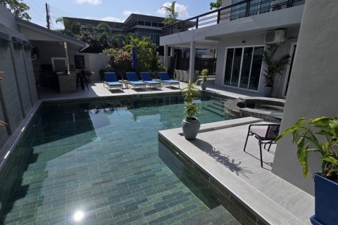 Casa de 4 dormitorios en Bang Lamung, Tailandia № 130496 - foto 6