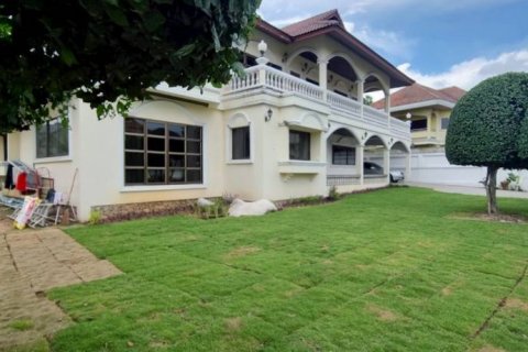 Maison à Pattaya, Thaïlande 6 chambres № 126670