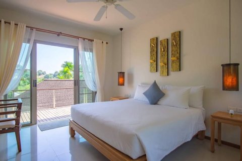 Chalet de 3 dormitorios en Phuket, Tailandia № 132507 - foto 9