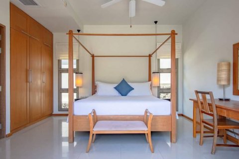 Chalet de 3 dormitorios en Phuket, Tailandia № 132507 - foto 10